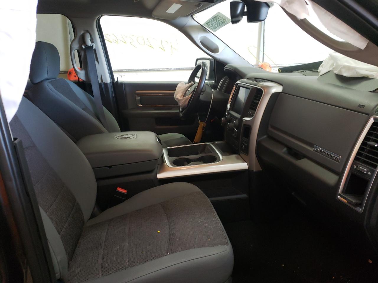 Photo 5 from auction – 2017 RAM 1500 SLT with VIN 3C6RR7LT2HG735637