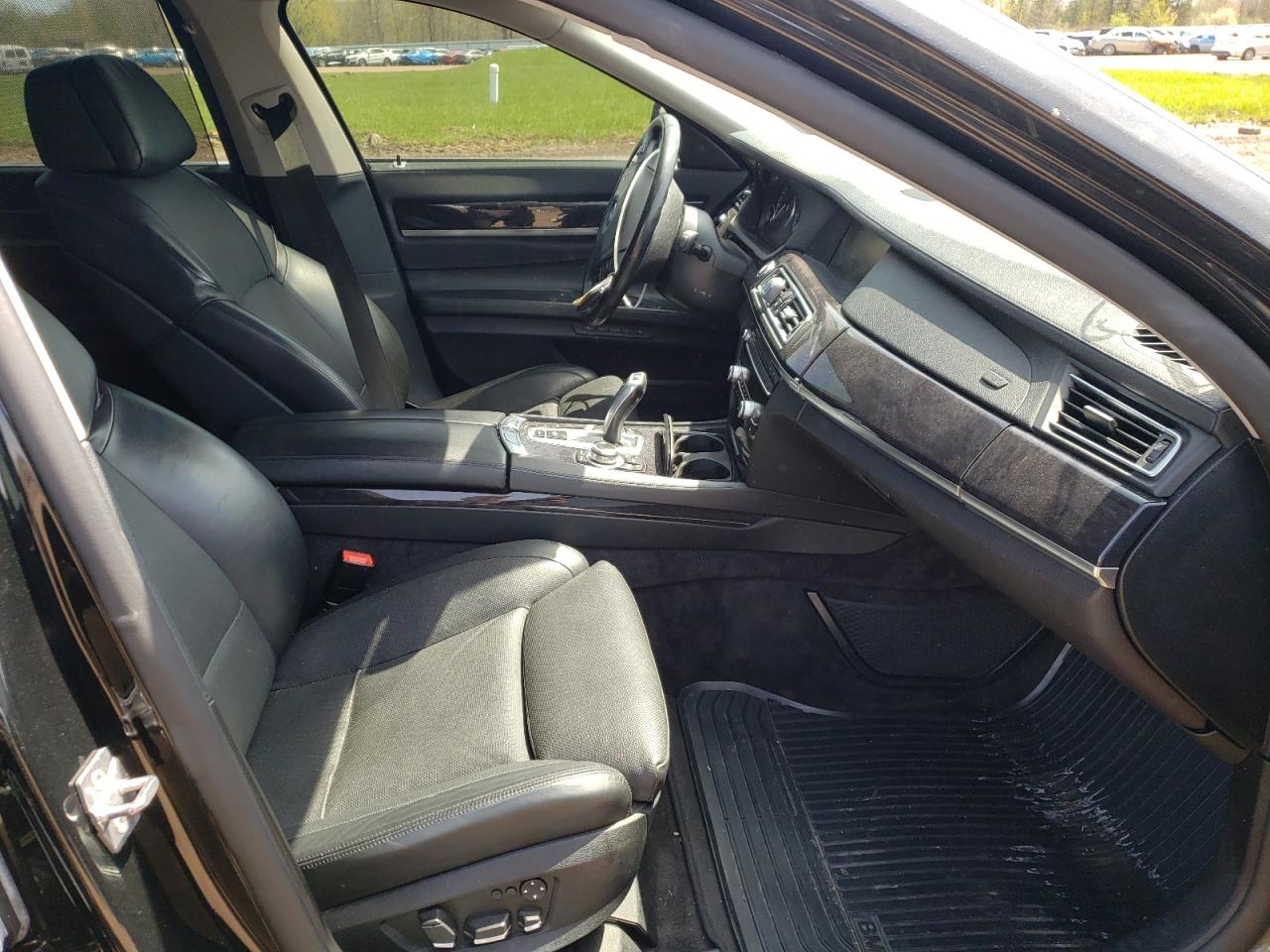 Photo 5 from auction – 2011 BMW 7 SERIES with VIN WBAKC8C56BC431835