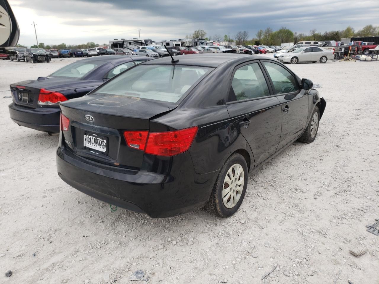 Foto 4 de la subasta – 2011 KIA FORTE LX con VIN KNAFT4A25B5338604