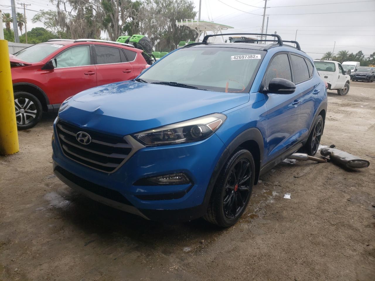 Photo 2 from auction – 2017 HYUNDAI TUCSON LIM with VIN KM8J33A20HU448199