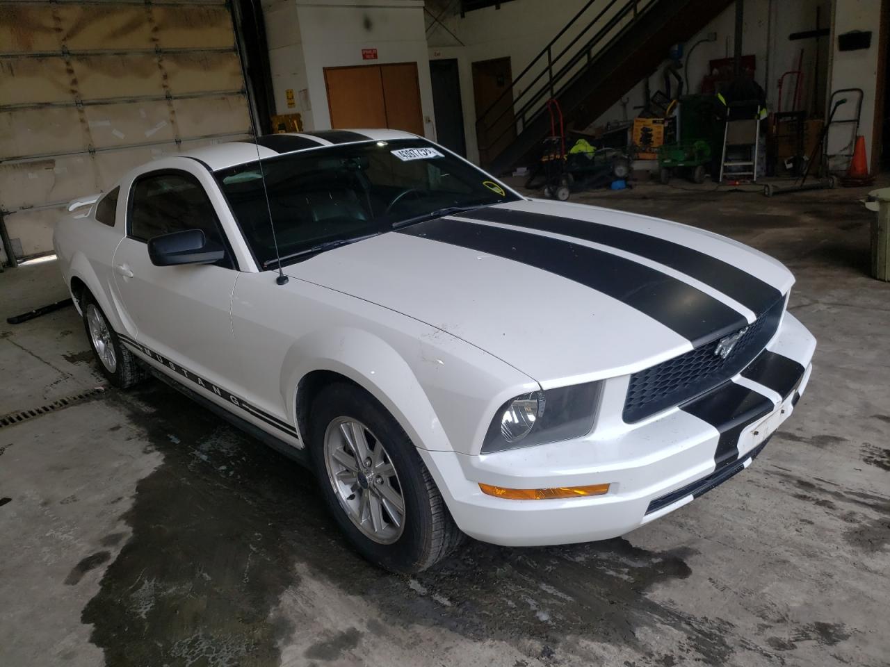 FORD MUSTANG 2008 with VIN 1ZVHT80N285145475 - Photo from auction