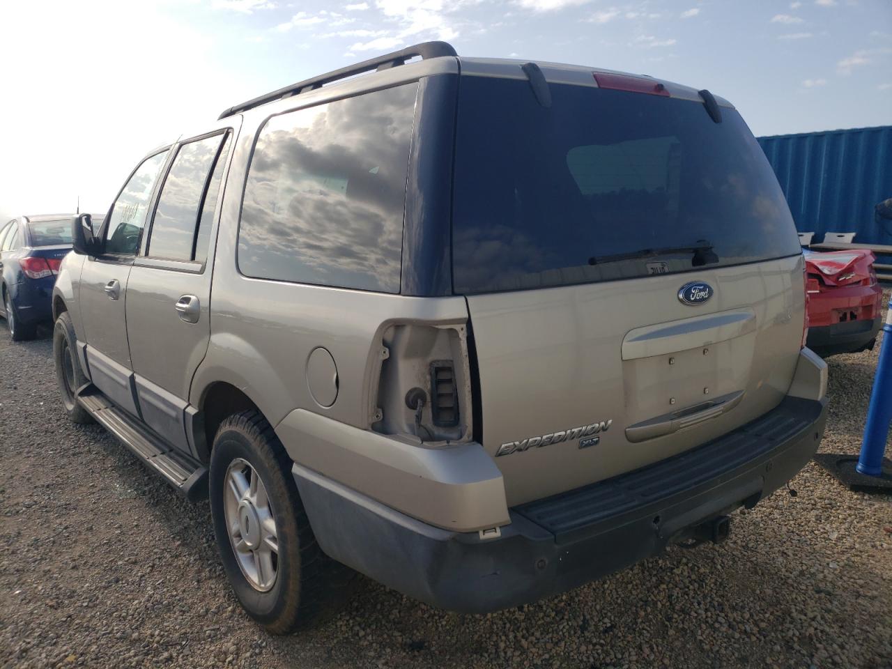 Photo 3 from auction – 2005 FORD EXPEDITION with VIN 1FMFU16505LA54147