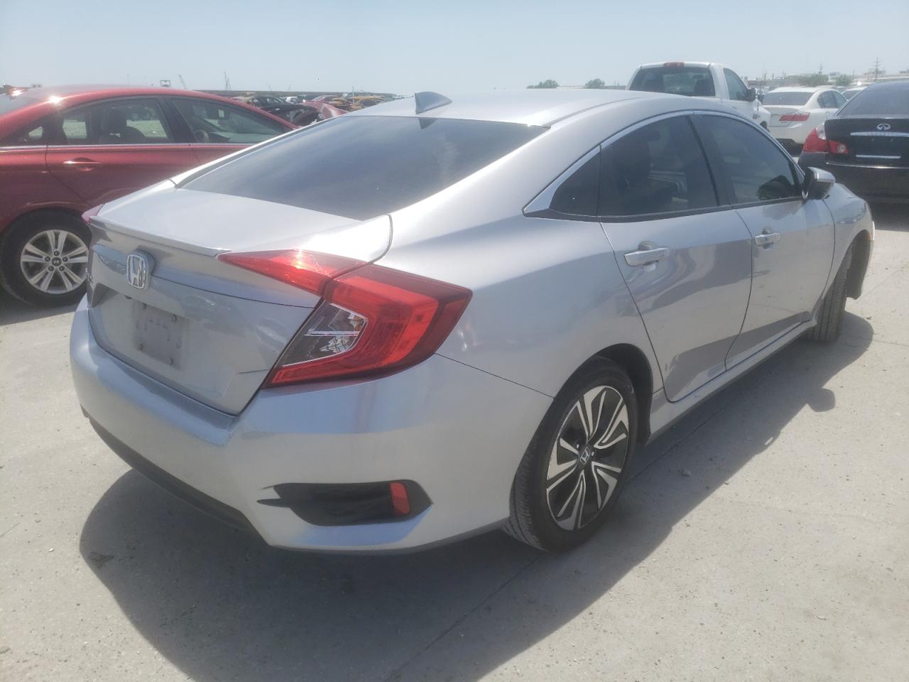 Photo 4 from auction – 2018 HONDA CIVIC EX with VIN JHMFC1F38JX004152