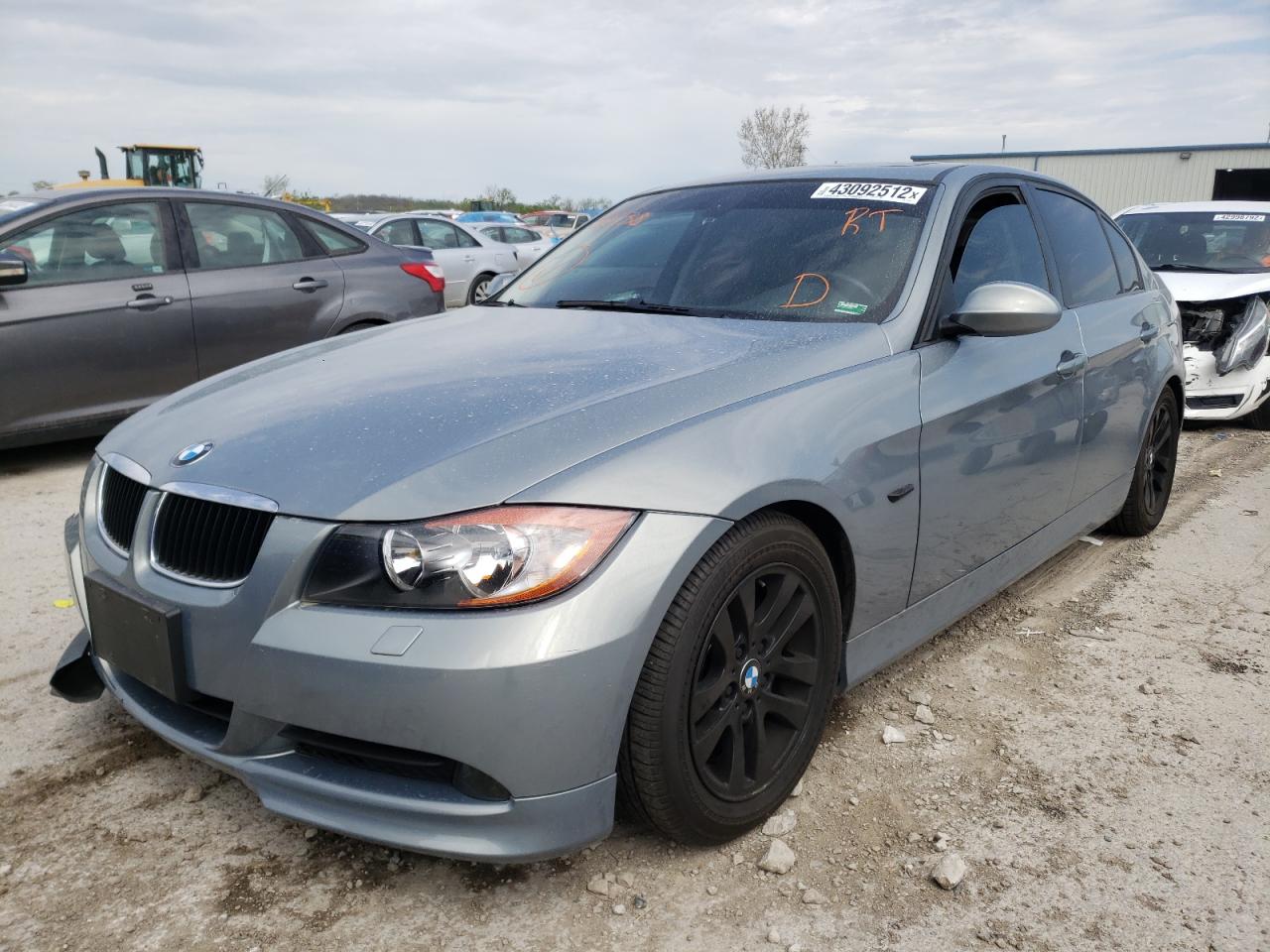 Photo 2 from auction – 2006 BMW 325 XI with VIN WBAVD13576KV11738