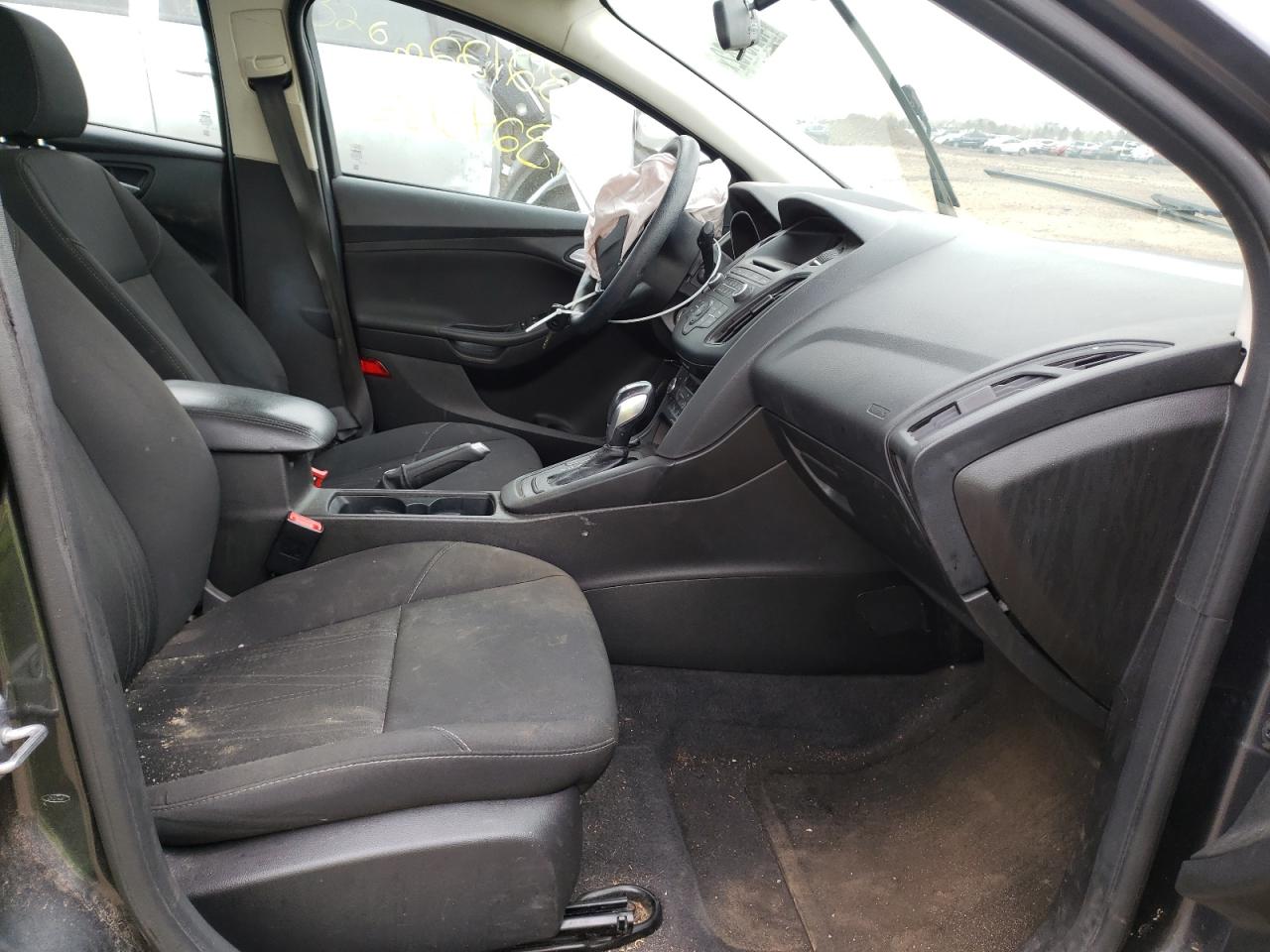 Photo 5 from auction – 2016 FORD FOCUS SE with VIN 1FADP3FE9GL397790