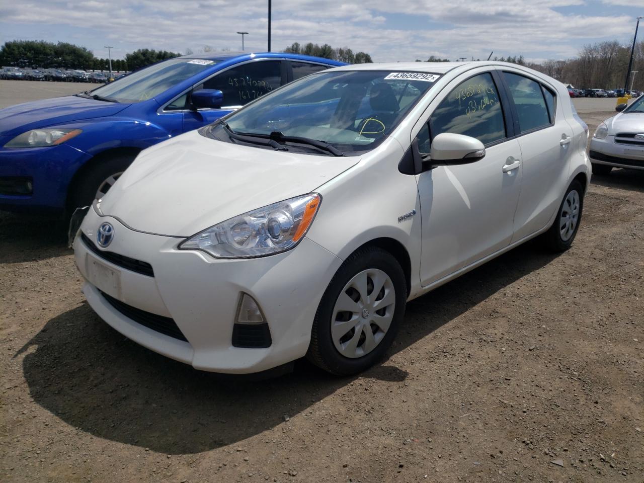 Photo 2 from auction – 2012 TOYOTA PRIUS C with VIN JTDKDTB36C1518411