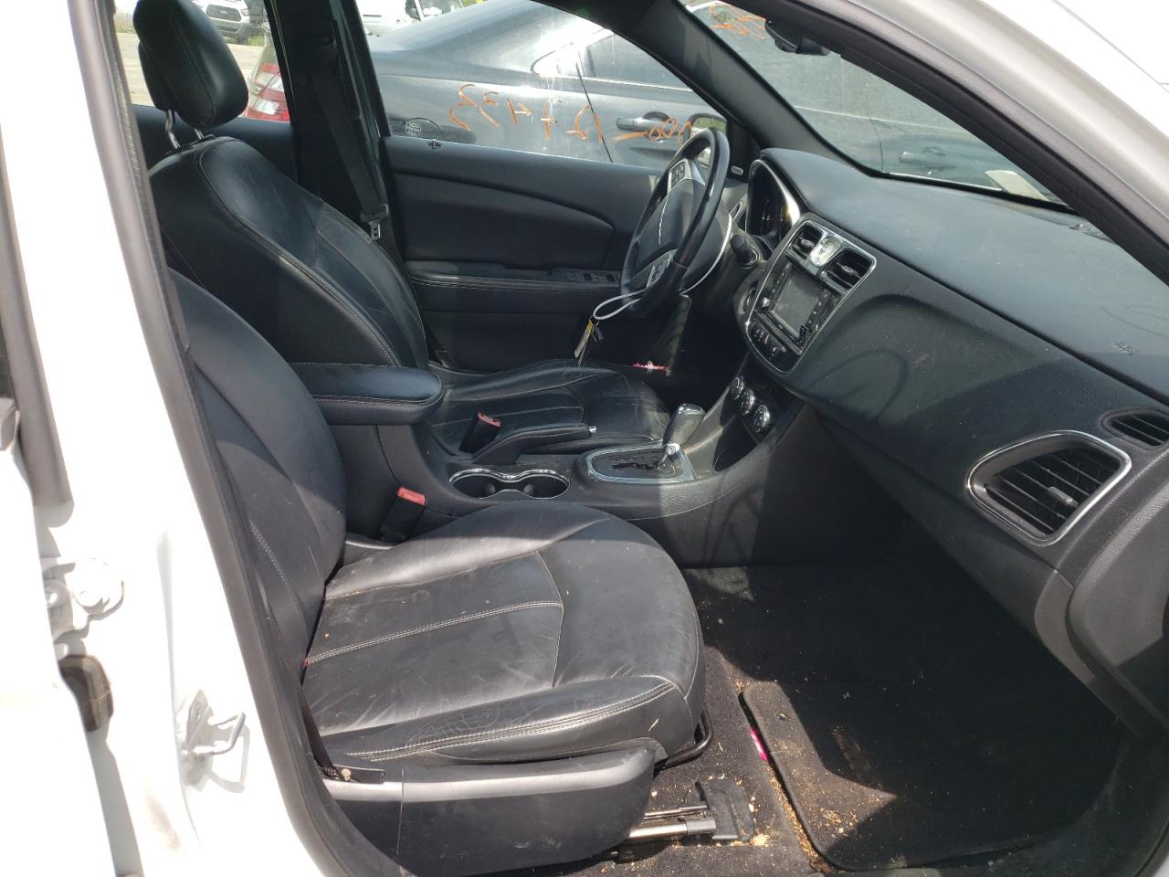 Photo 5 from auction – 2013 CHRYSLER 200 LIMITE with VIN 1C3CCBCG3DN503415