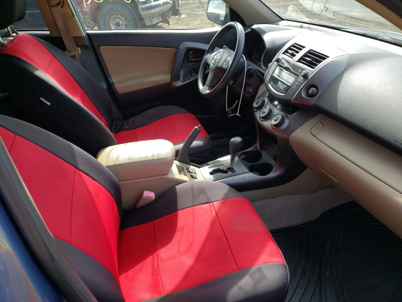 Photo 5 from auction – 2011 TOYOTA RAV4 with VIN JTMBF4DV3B5044519