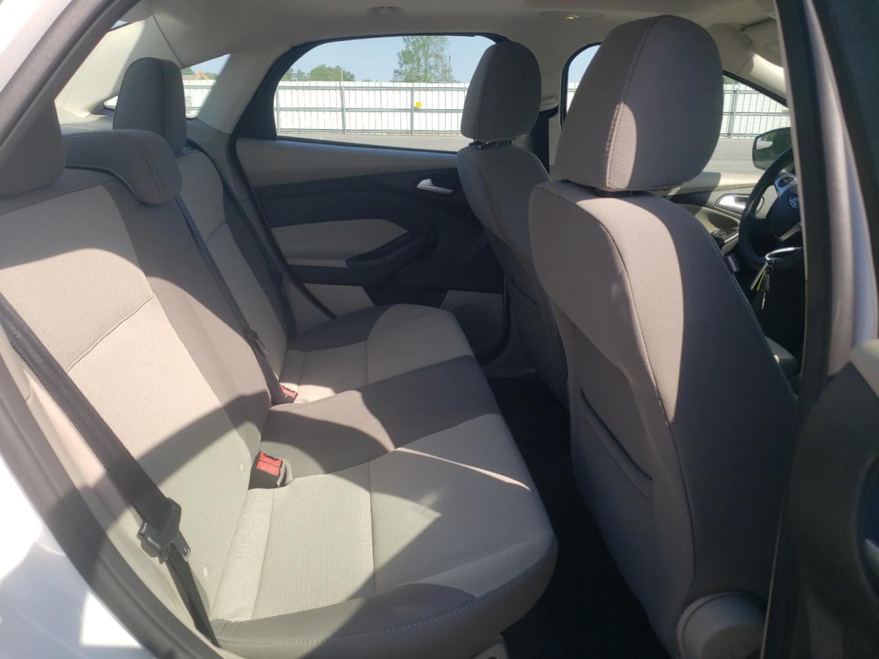 Photo 6 from auction – 2014 FORD FOCUS SE with VIN 1FADP3F2XEL203187