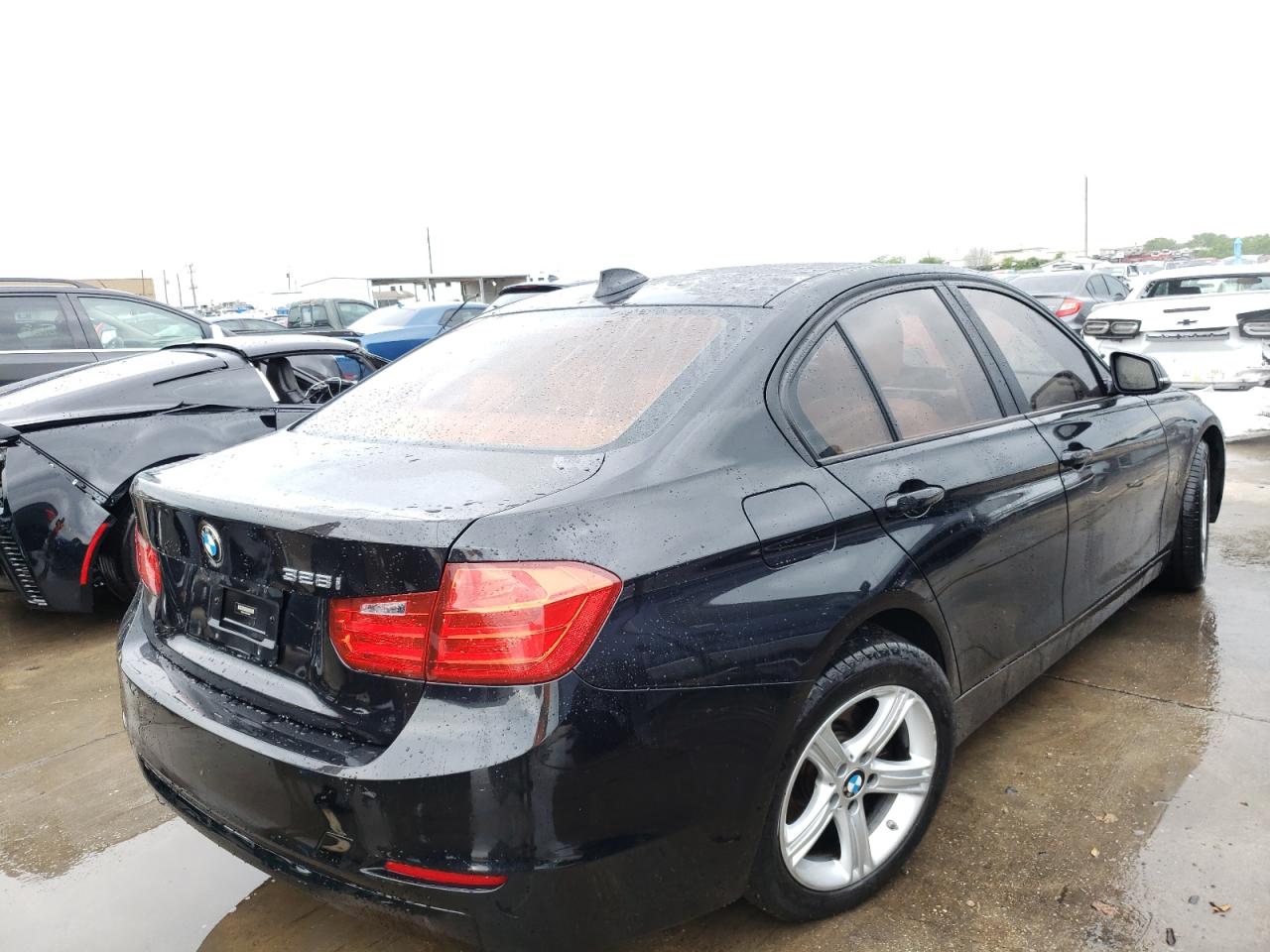 Photo 4 from auction – 2013 BMW 328 I with VIN WBA3A5C50DF355006