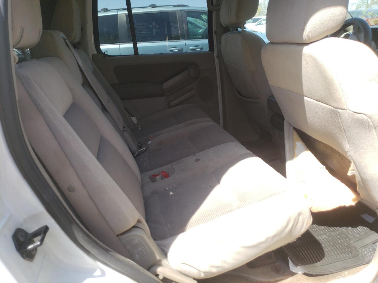 Photo 6 from auction – 2006 FORD EXPLORER X with VIN 1FMEU73E06UA35841