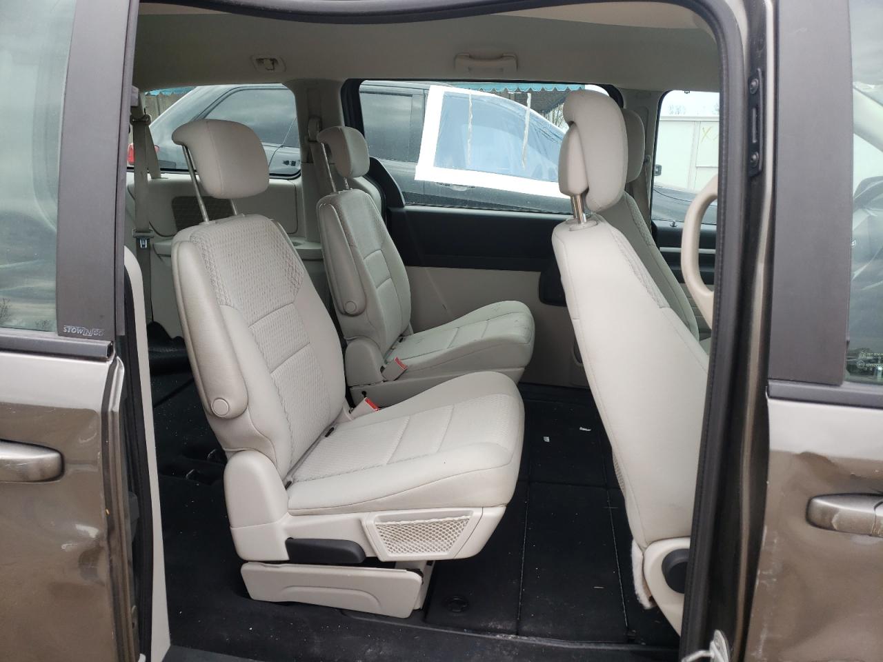 Photo 6 from auction – 2010 DODGE GRAND CARA with VIN 2D4RN4DE0AR289834