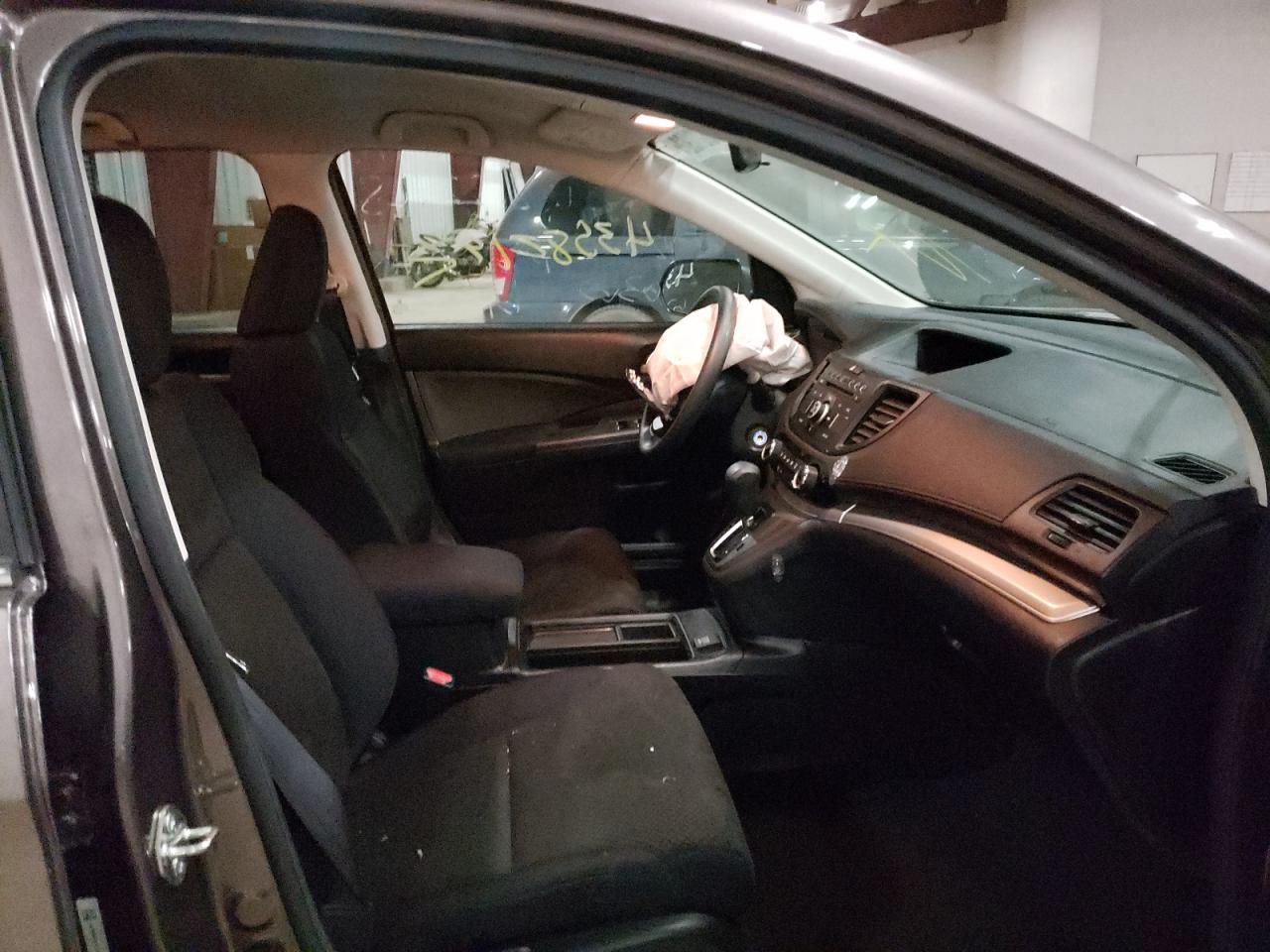 Photo 5 from auction – 2016 HONDA CR-V SE with VIN 5J6RM4H40GL076363