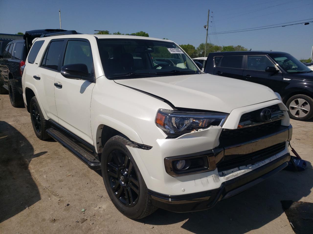 TOYOTA 4RUNNER SR 2019 with VIN JTEBU5JR6K5735879 - Photo from auction