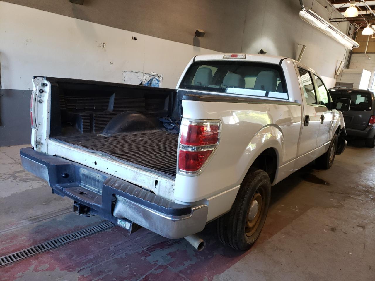 Photo 4 from auction – 2011 FORD F150 SUPER with VIN 1FTFW1CF1BFB81639