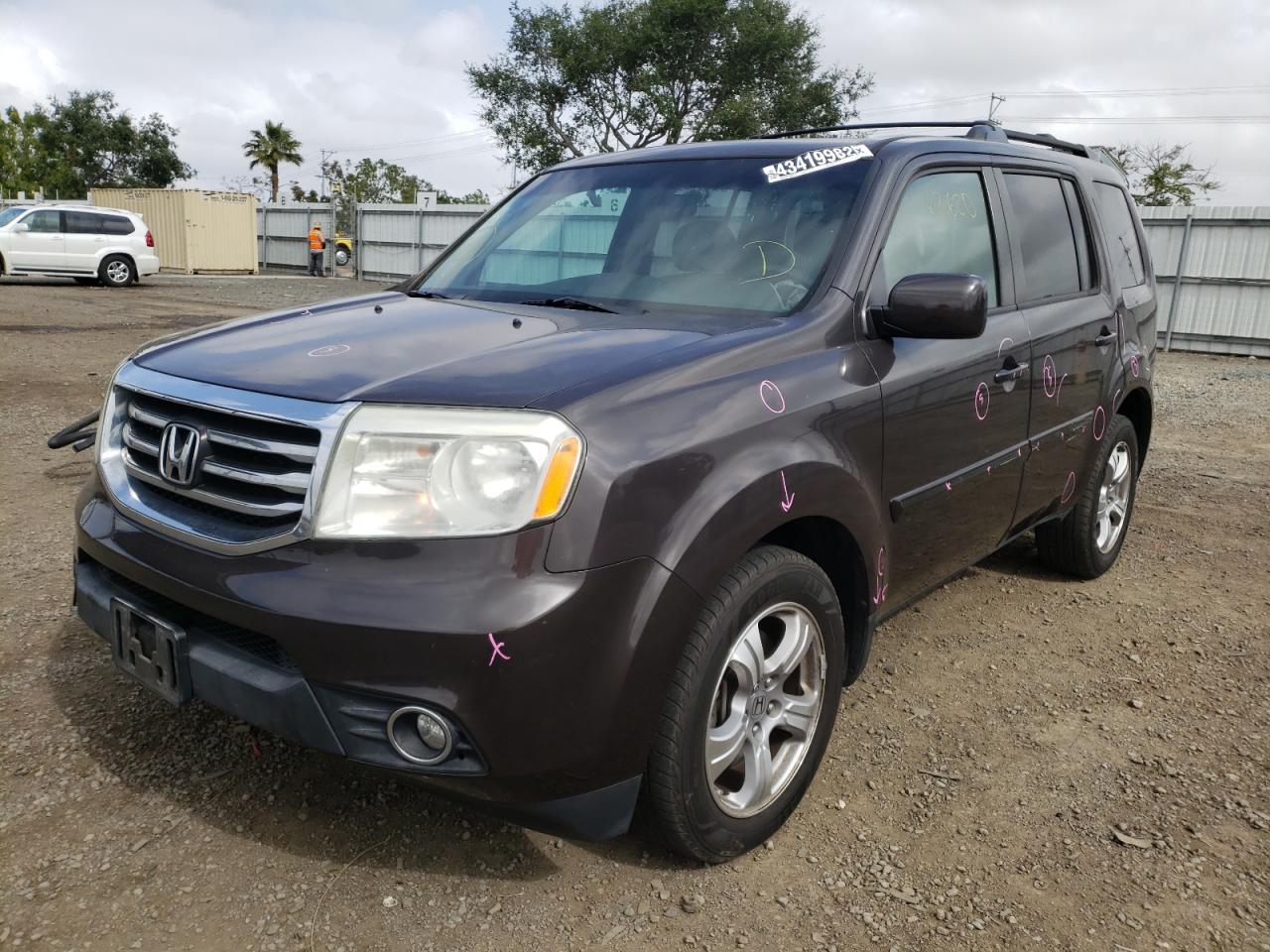 Photo 2 from auction – 2013 HONDA PILOT EXL with VIN 5FNYF3H5XDB007368