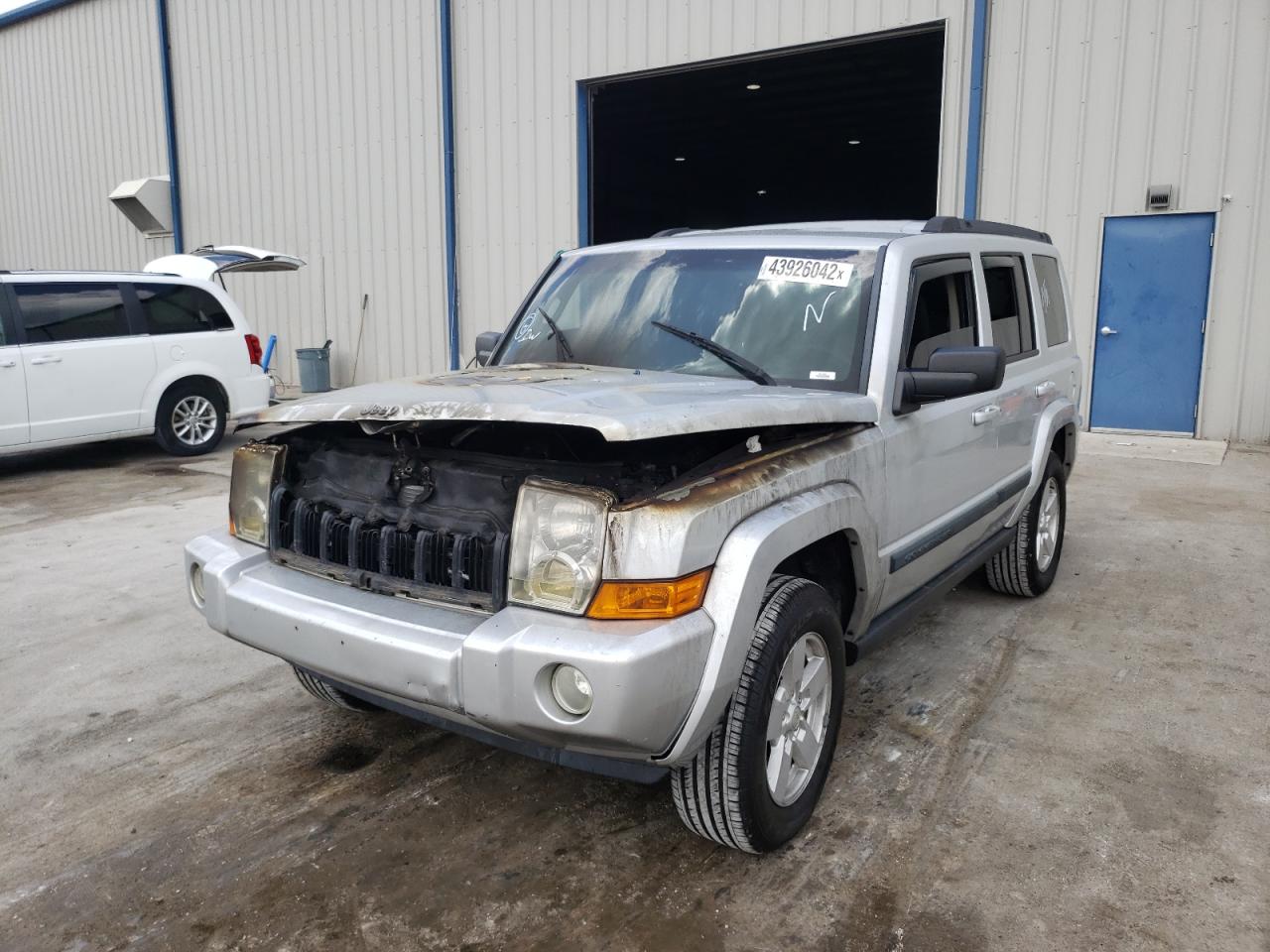Photo 2 from auction – 2008 JEEP COMMANDER with VIN 1J8HG48KX8C135386