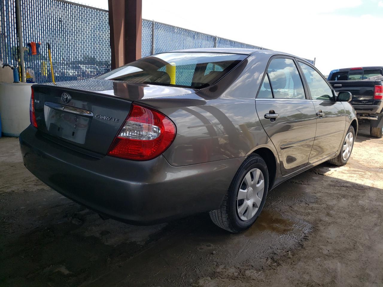 Photo 4 from auction – 2003 TOYOTA CAMRY LE with VIN JTDBE32K730215180