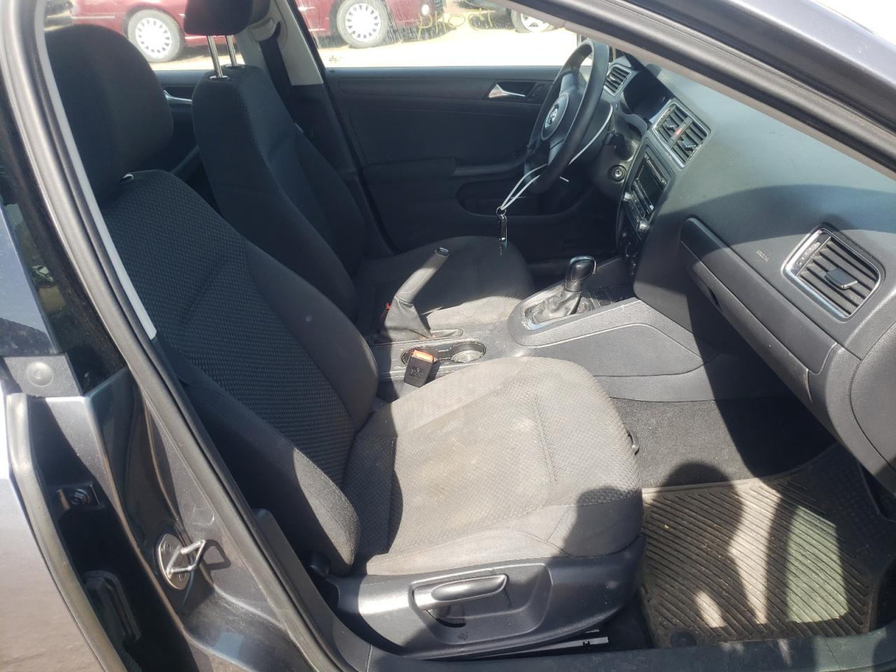 Photo 5 from auction – 2012 VOLKSWAGEN JETTA BASE with VIN 3VW2K7AJ9CM348073
