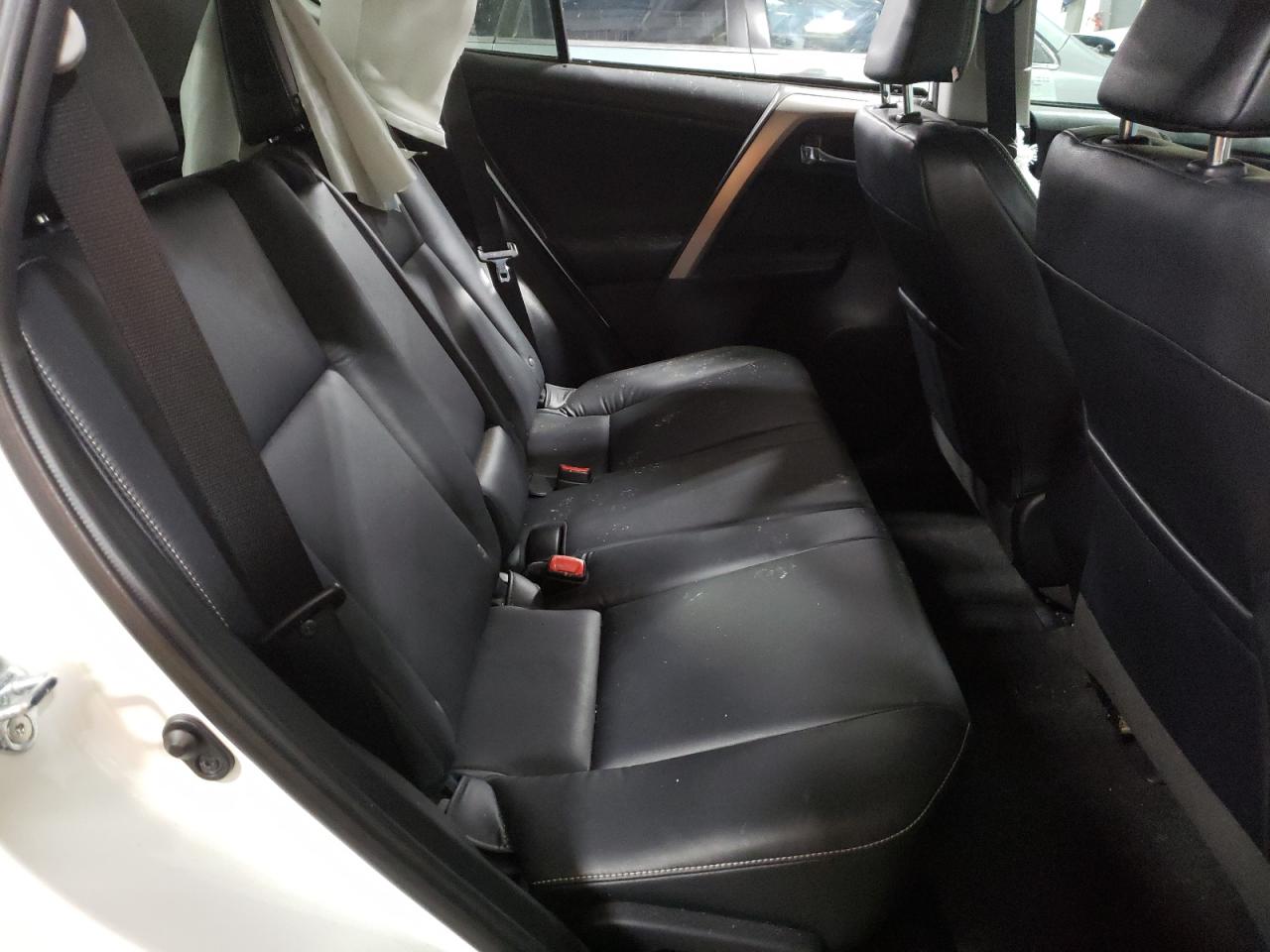 Photo 6 from auction – 2015 TOYOTA RAV4 LIMIT with VIN 2T3DFREV4FW344914