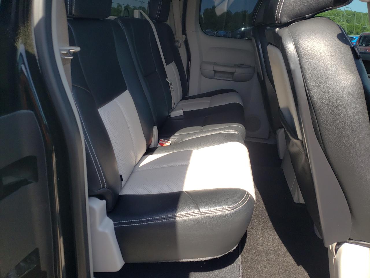 Photo 6 from auction – 2011 CHEVROLET SILVERADO with VIN 1GCRCSE00BZ271030