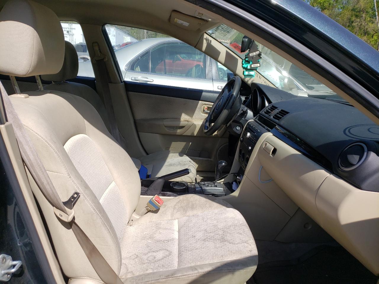 Photo 5 from auction – 2005 MAZDA 3 I with VIN JM1BK12F351339363