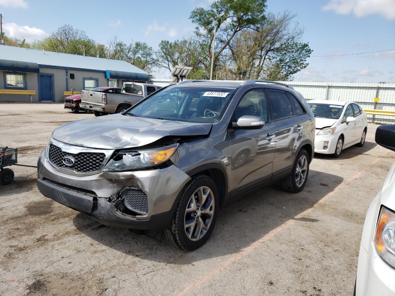 Photo 2 from auction – 2013 KIA SORENTO LX with VIN 5XYKT4A28DG338320