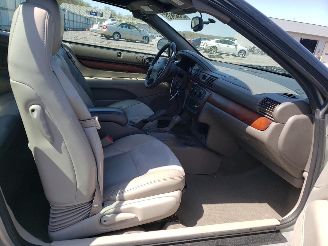 Photo 5 from auction – 2005 CHRYSLER SEBRING LI with VIN 1C3EL65R05N512802