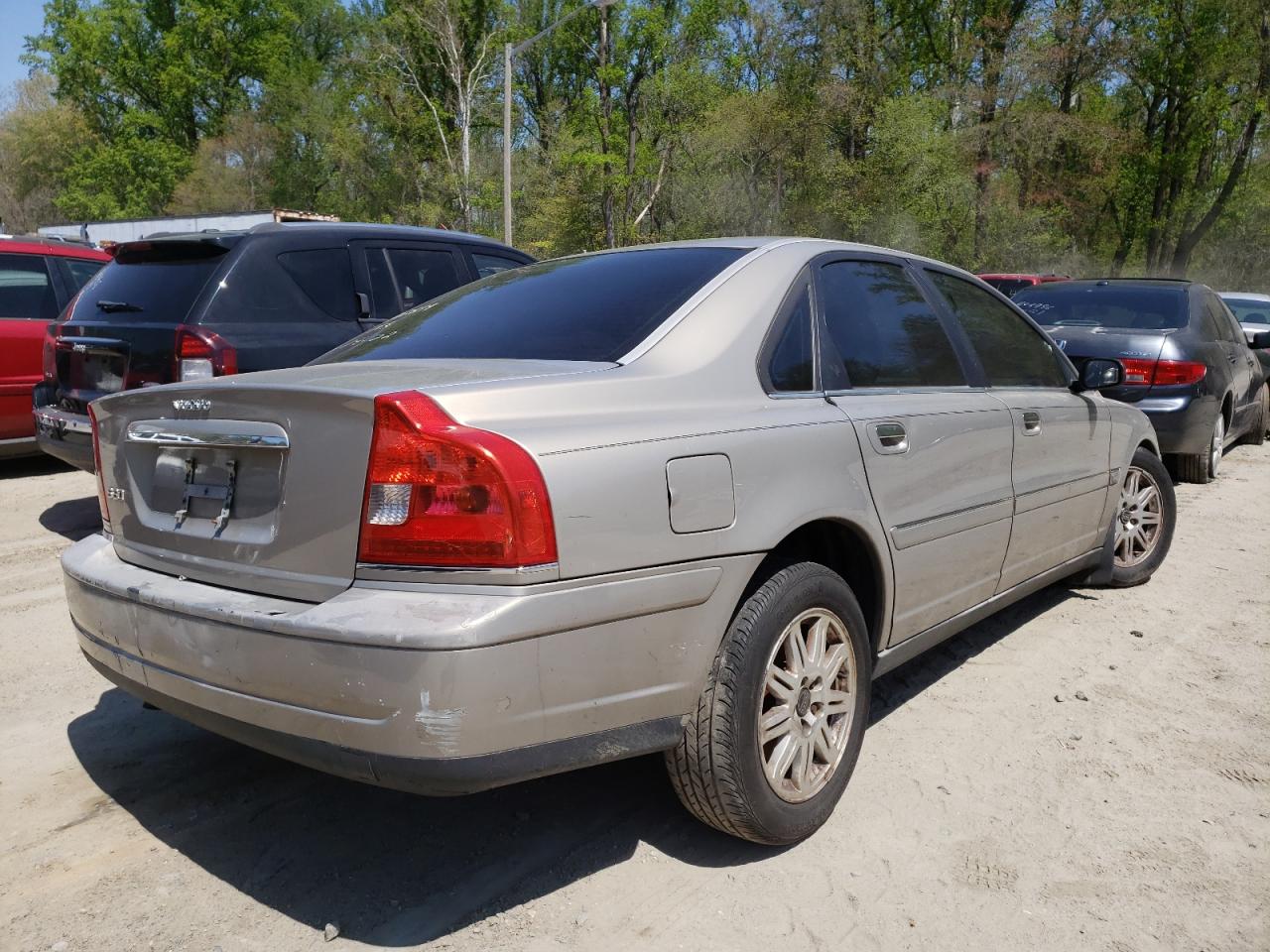 Photo 4 from auction – 2004 VOLVO S80 2.5T with VIN YV1TS59H841379899
