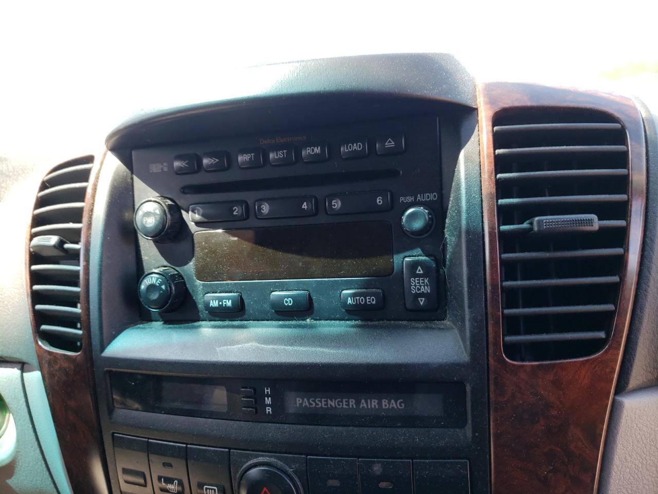 Photo 9 from auction – 2005 KIA SORENTO EX with VIN KNDJC733155437090