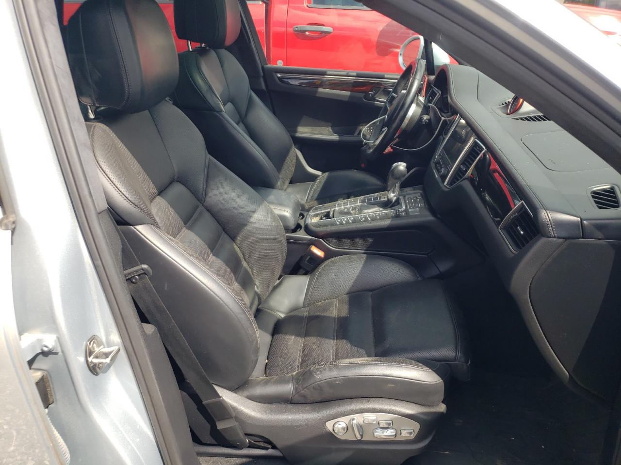 Photo 5 from auction – 2018 PORSCHE MACAN TURB with VIN WP1AF2A54JLB70353