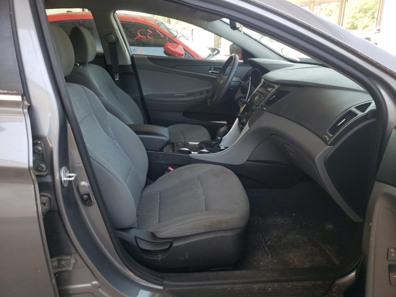 Photo 5 from auction – 2013 HYUNDAI SONATA SE with VIN 5NPEB4ACXDH617799