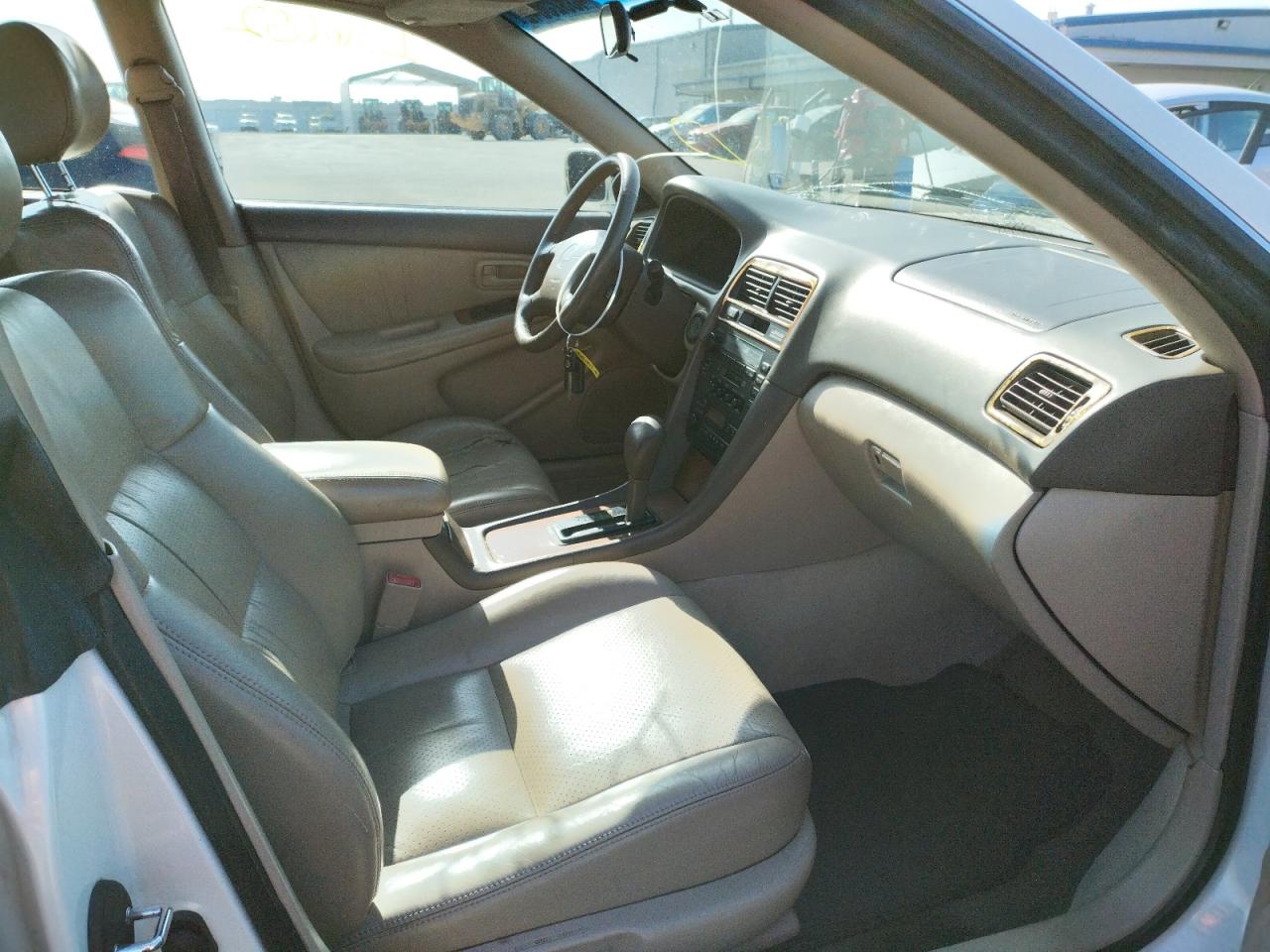 Photo 5 from auction – 1999 LEXUS ES 300 with VIN JT8BF28G3X0196870