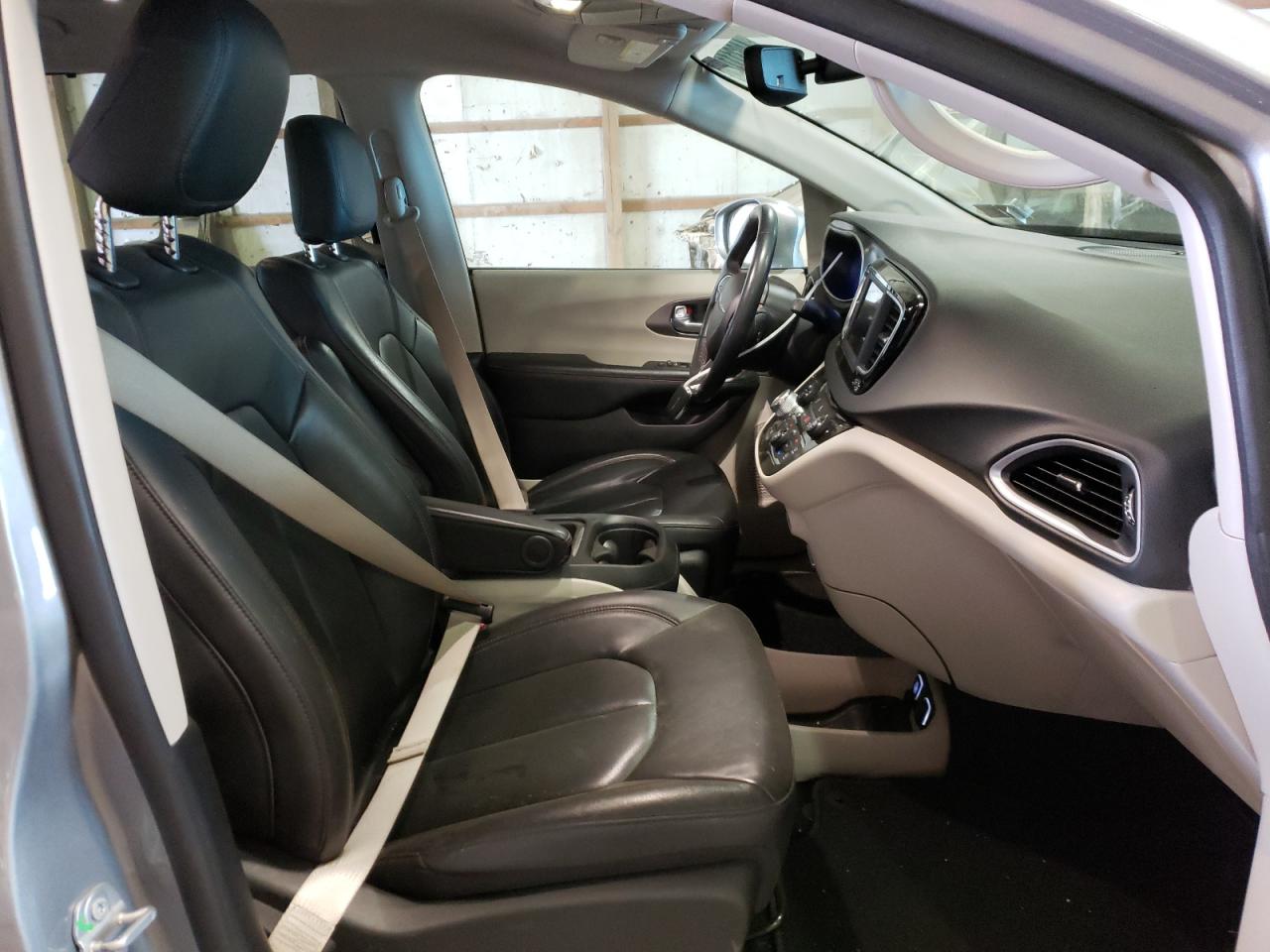 Photo 5 from auction – 2020 CHRYSLER PACIFICA T with VIN 2C4RC1BGXLR284147