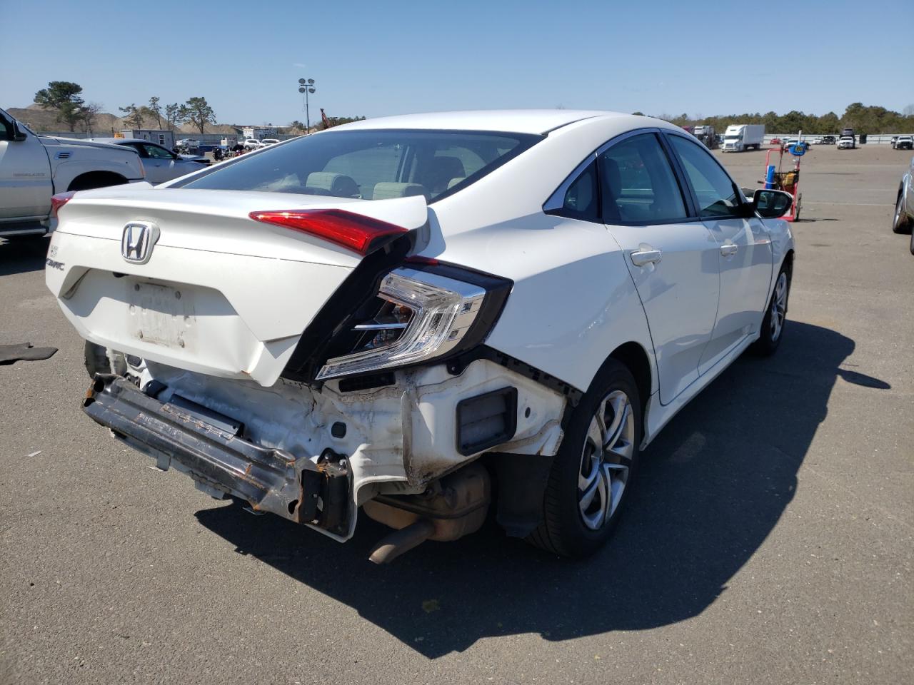 Photo 4 from auction – 2016 HONDA CIVIC with VIN 19XFC2F53GE218841