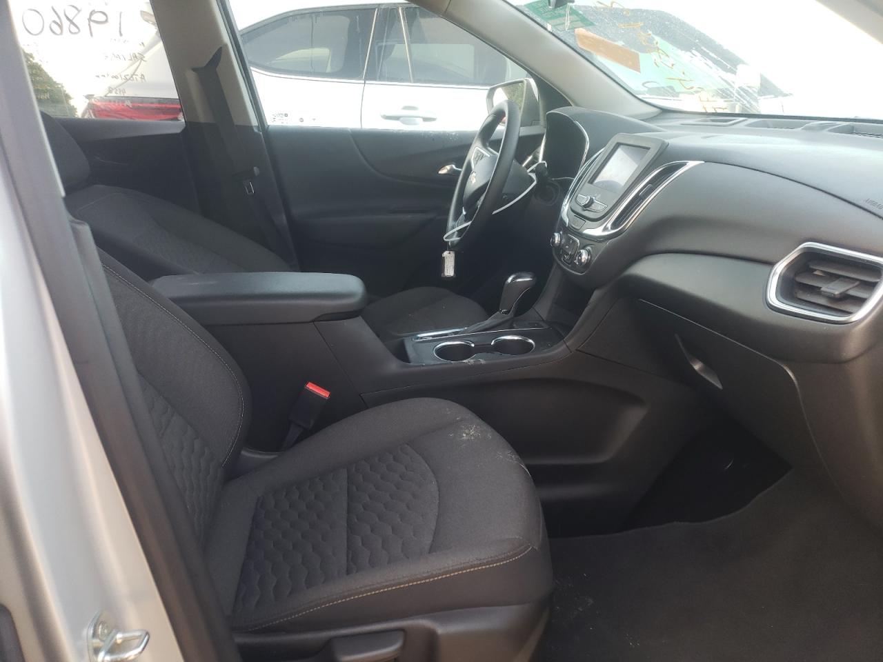 Photo 5 from auction – 2021 CHEVROLET EQUINOX LT with VIN 2GNAXUEVXM6161553