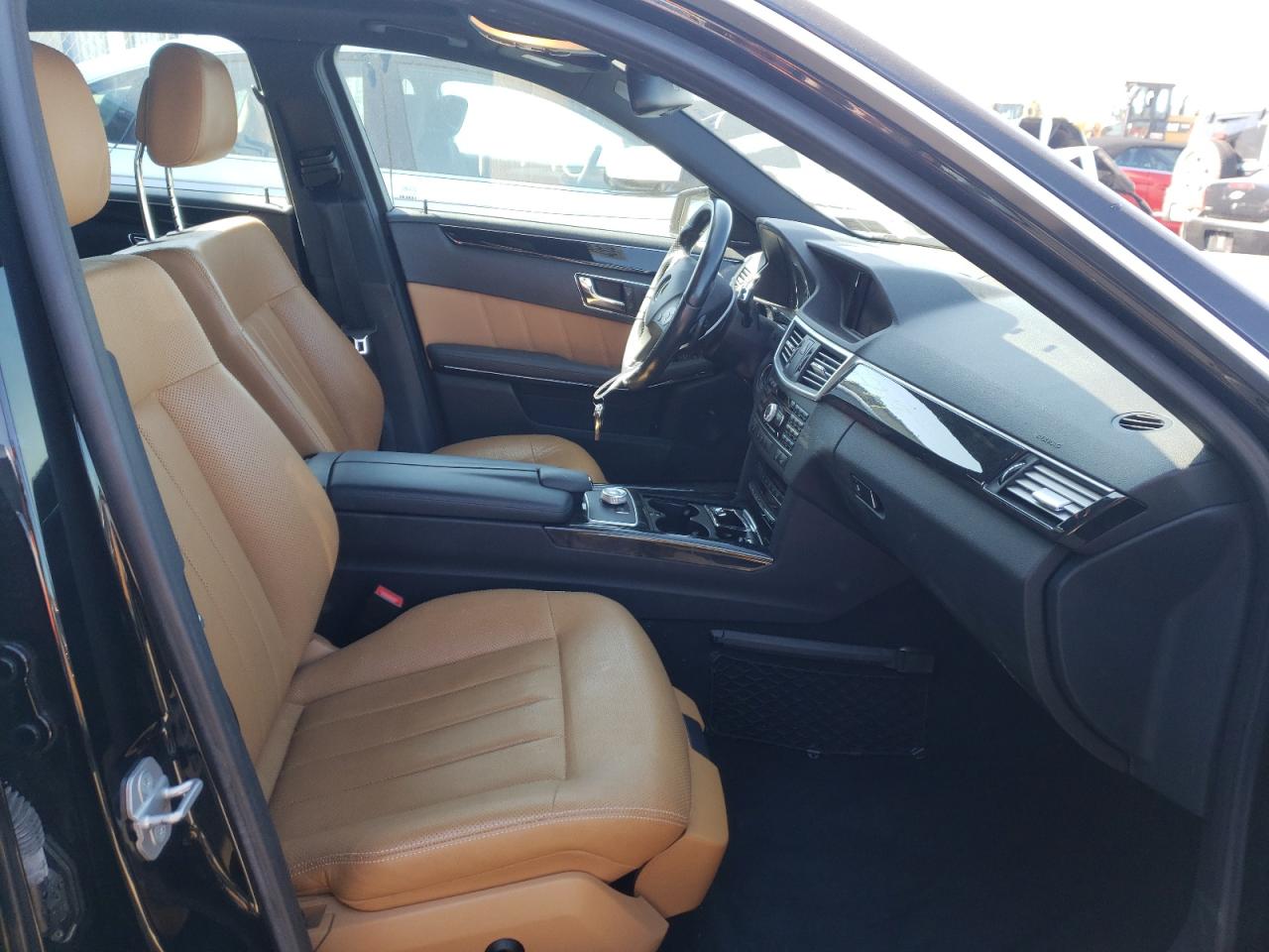 Photo 5 from auction – 2011 MERCEDES-BENZ E 350 4MAT with VIN WDDHF8HB0BA356604