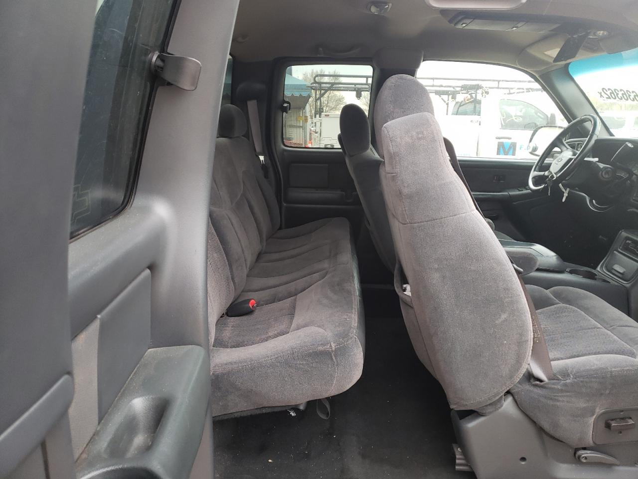Photo 6 from auction – 2002 CHEVROLET SILVERADO with VIN 1GCEK19T52Z307830