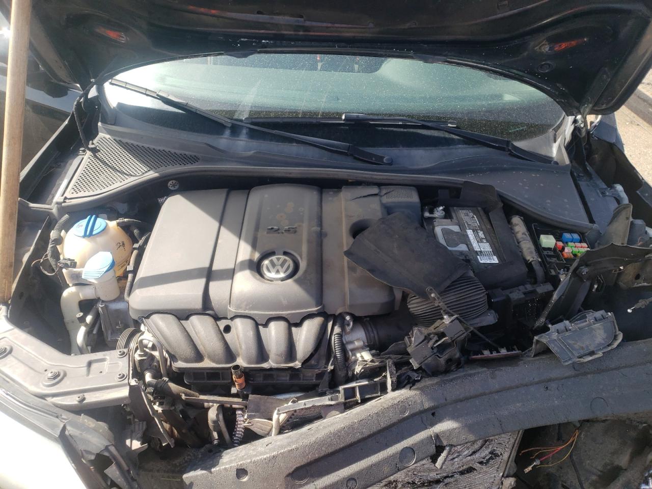 Photo 7 from auction – 2012 VOLKSWAGEN PASSAT S with VIN 1VWAH7A38CC087628