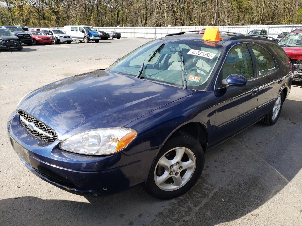 Photo 2 from auction – 2000 FORD TAURUS SE with VIN 1FAFP58U3YG147853