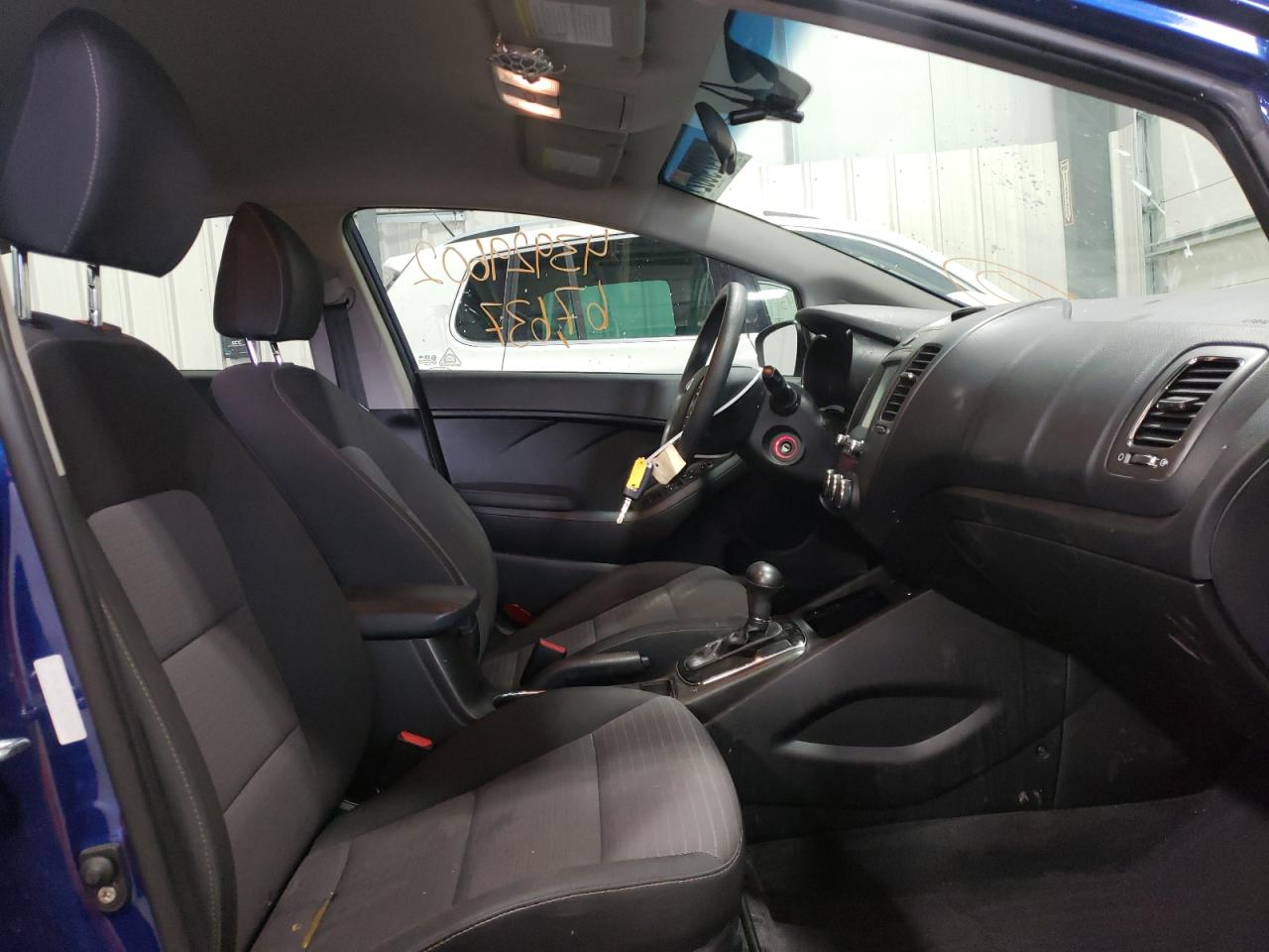 Photo 5 from auction – 2018 KIA FORTE LX with VIN 3KPFL4A79JE273533