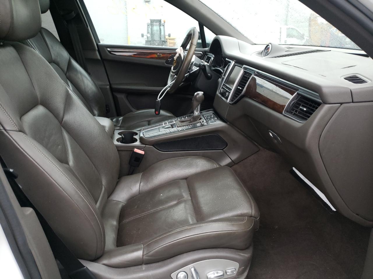 Photo 5 from auction – 2016 PORSCHE MACAN S with VIN WP1AB2A58GLB46254