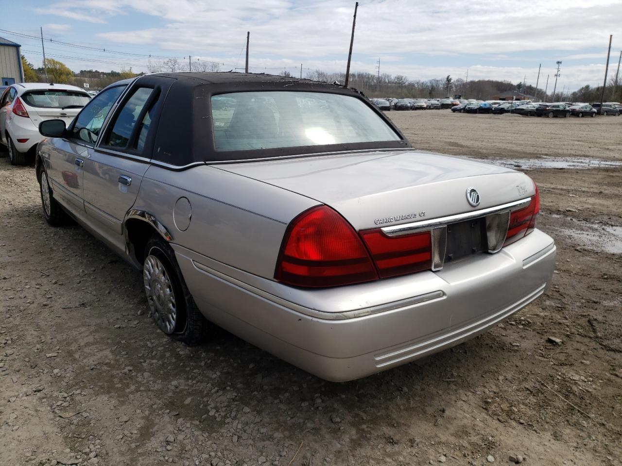 Photo 3 from auction – 2003 MERCURY GRAND MARQ with VIN 2MEFM74W23X683975