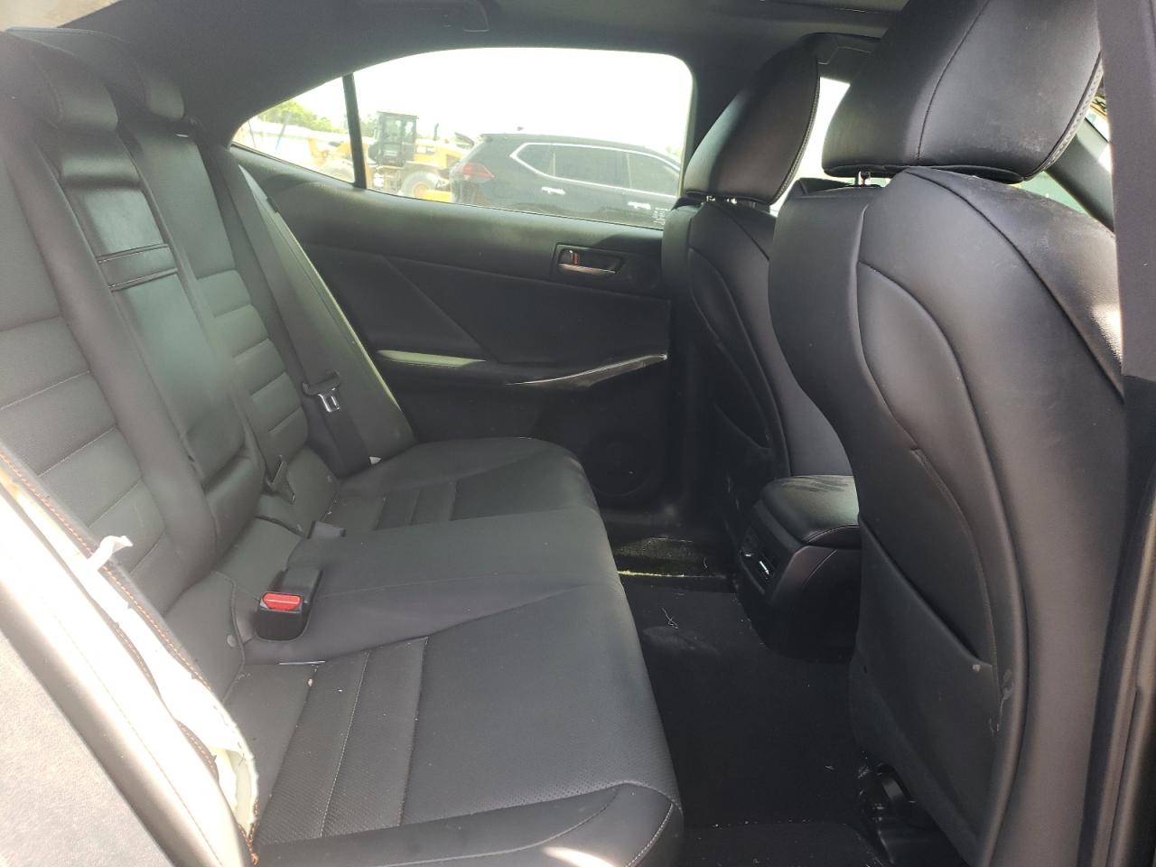 Photo 6 from auction – 2017 LEXUS IS 350 with VIN JTHBE1D21H5031279