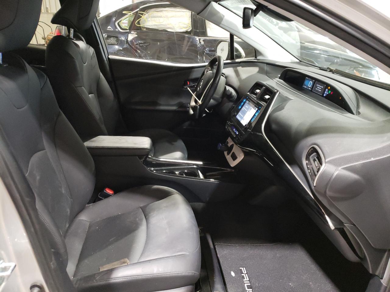 Photo 5 from auction – 2017 TOYOTA PRIUS with VIN JTDKARFU9H3533205