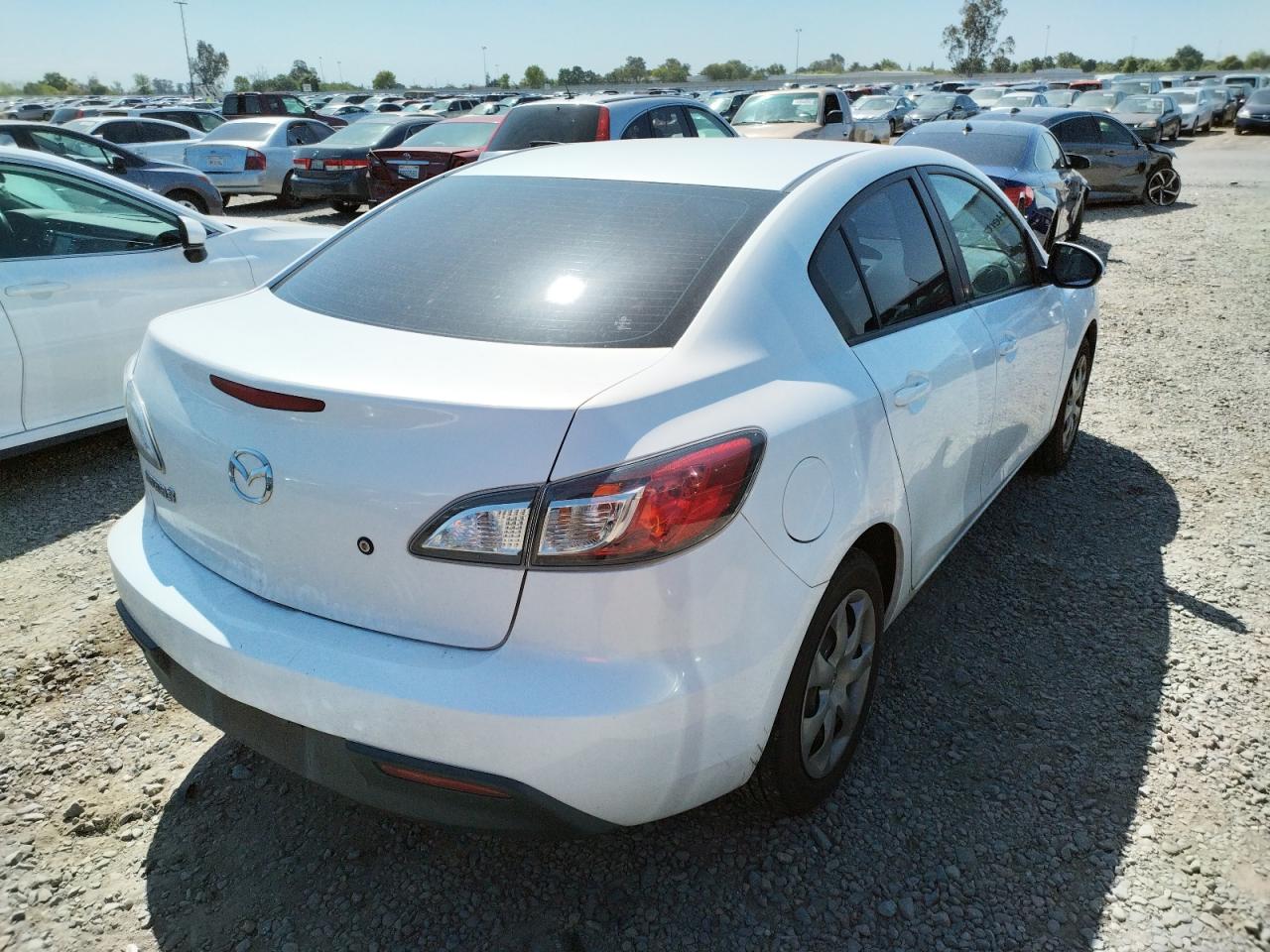 Photo 4 from auction – 2010 MAZDA 3 I with VIN JM1BL1SG9A1257394