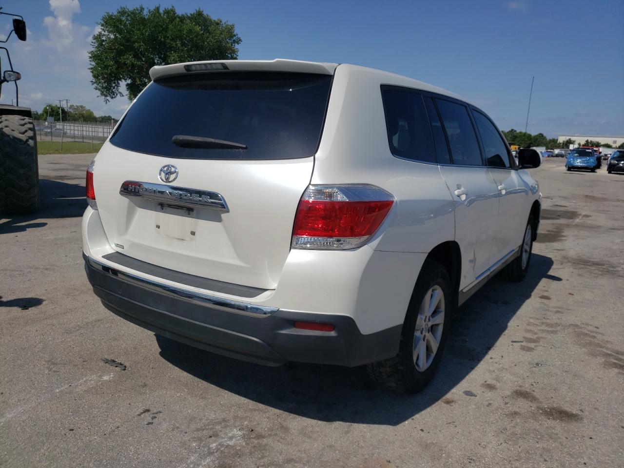 Photo 4 from auction – 2012 TOYOTA HIGHLANDER with VIN 5TDZA3EH5CS019794