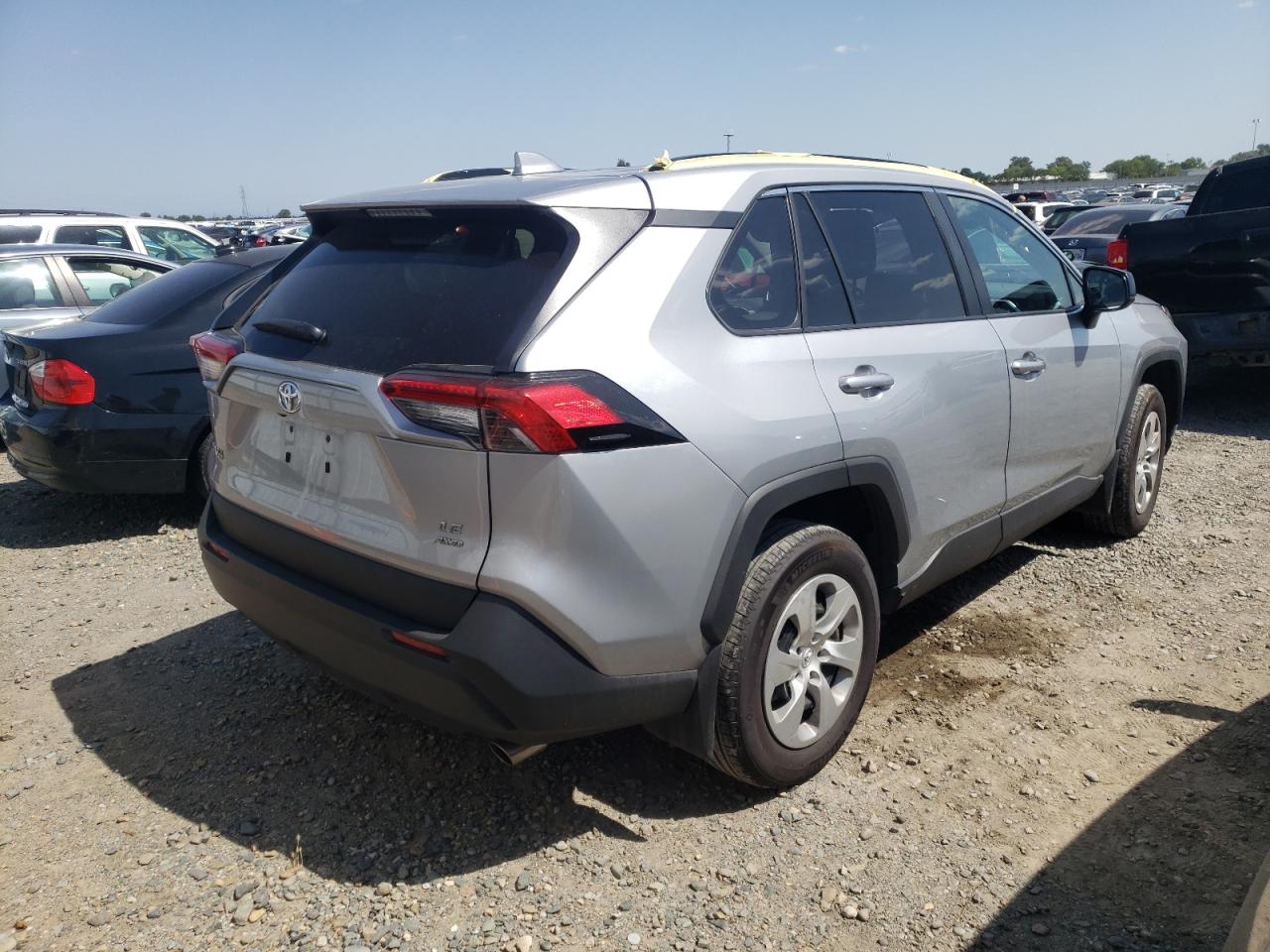 Photo 17 from auction – 2021 TOYOTA RAV4 LE with VIN 2T3F1RFVXMW204613