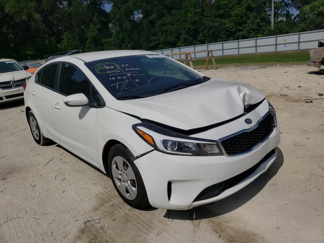 Photo 1 from auction – 2018 KIA FORTE LX with VIN 3KPFK4A76JE284816