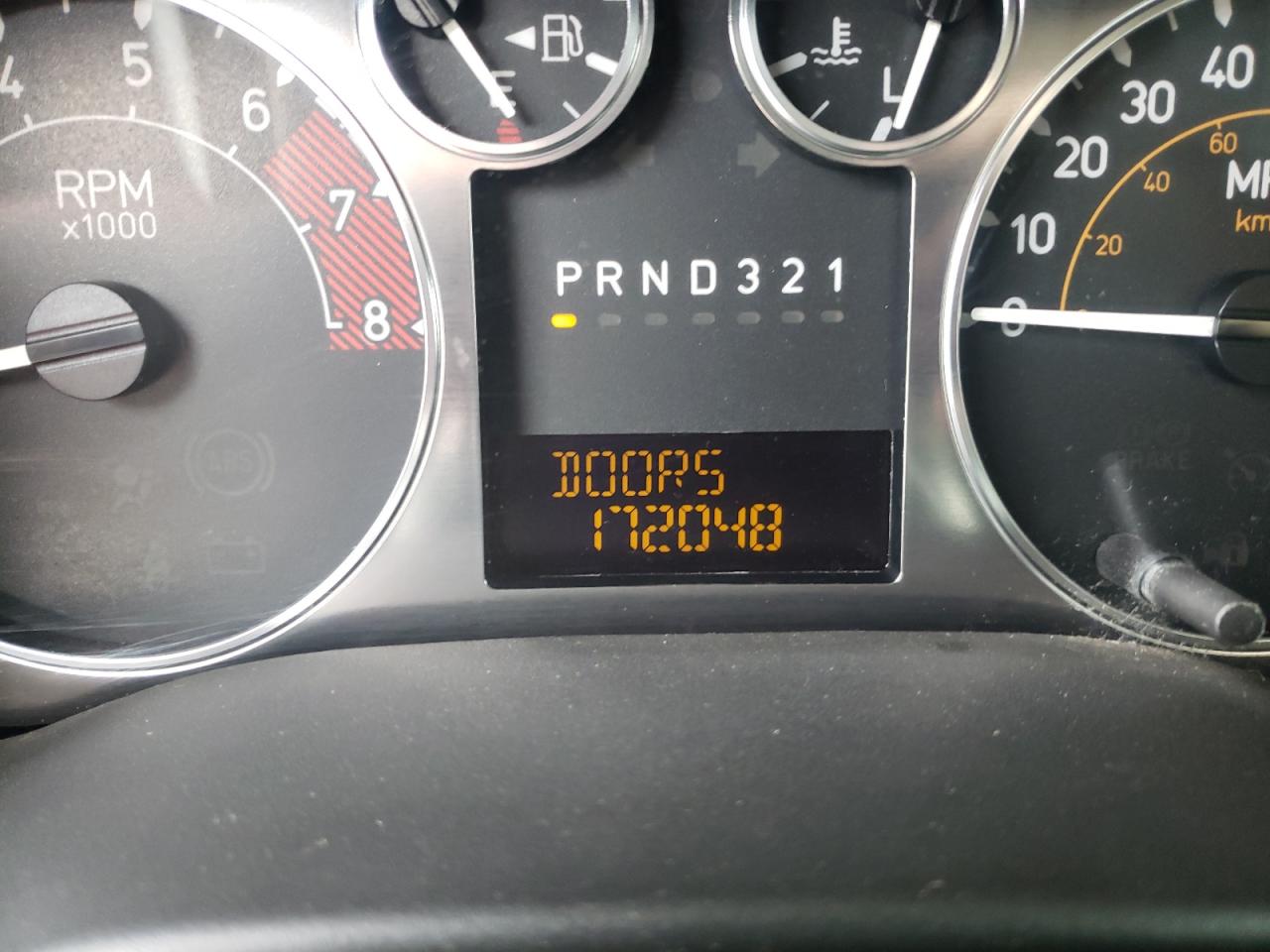 Photo 8 from auction – 2006 HUMMER H3 with VIN 5GTDN136368119740